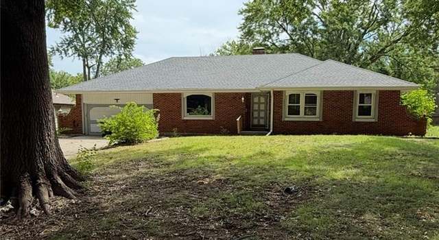 Photo of 10437 Grand Ave, Kansas City, MO 64114