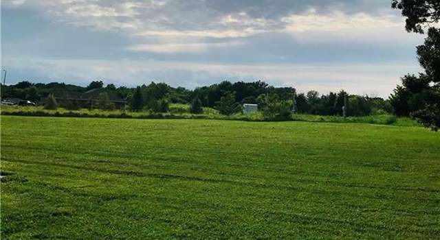 Photo of 1320 NW Willow Dr, Grain Valley, MO 64029