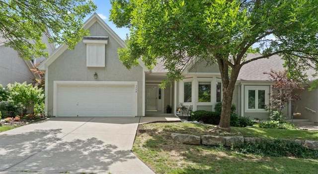 Photo of 5848 Summit St, Shawnee, KS 66216