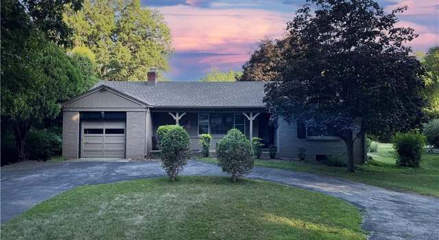 Photo of 8614 Meadow Ln, Leawood, KS 66206