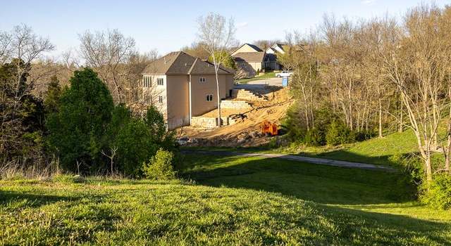 Photo of 2200 SE Pine Gate Cir, Blue Springs, MO 64014