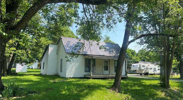 Photo of 229 E Bates St, Drexel, MO 64742