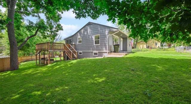 Photo of 919 Walnut St, Leavenworth, KS 66048