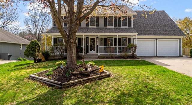 Photo of 801 NE Jamestown Ct, Blue Springs, MO 64014