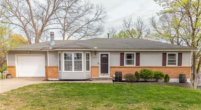Photo of 5223 N Washington St, Gladstone, MO 64118