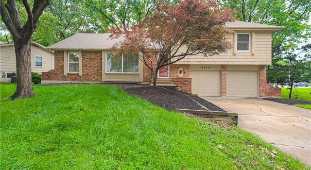 Photo of 9425 Carter Dr, Overland Park, KS 66212