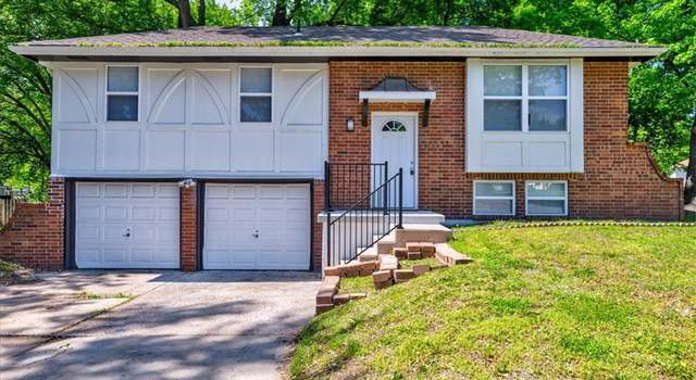 Photo of 209 SW Queens Ln, Blue Springs, MO 64014