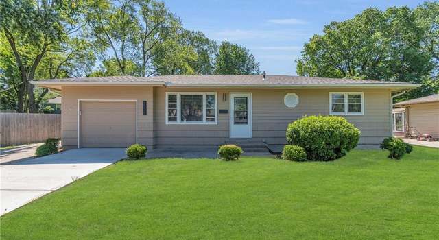 Photo of 6505 N Walrond Ave, Gladstone, MO 64119