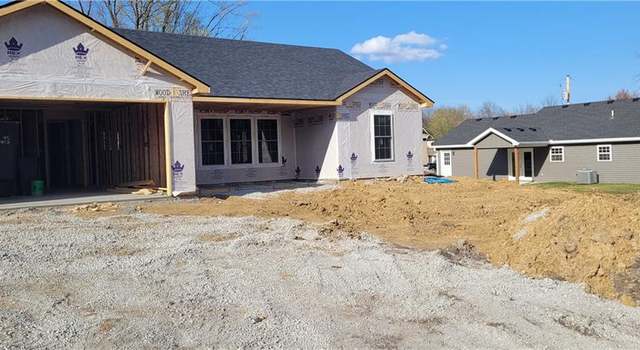 Photo of 304 W Olive St, Richmond, MO 64085