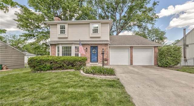 Photo of 9533 Eby St, Overland Park, KS 66212