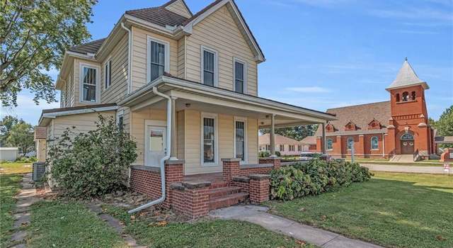 Photo of 100 E 3rd St, Norborne, MO 64668
