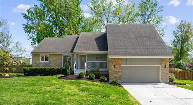 Photo of 8015 W 113th St, Overland Park, KS 66210