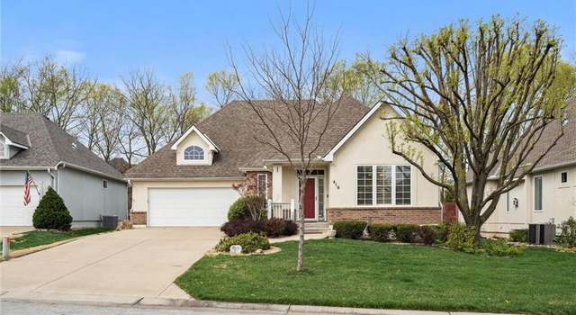 Photo of 416 SW Wintergarden Dr, Lee's Summit, MO 64081