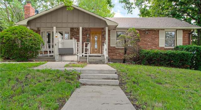Photo of 18377 Pleasant View Dr, Weston, MO 64098
