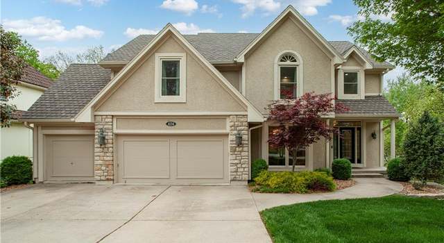 Photo of 4134 NE Hampstead Dr, Lee's Summit, MO 64064