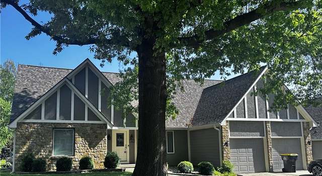 Photo of 1817 NE Waterfield Ln, Blue Springs, MO 64014