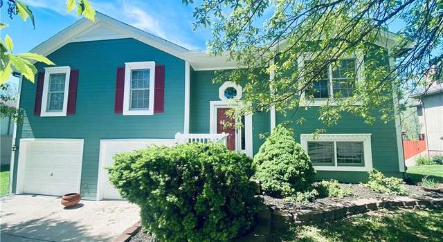 Photo of 7124 N Hickory St, Kansas City, MO 64118