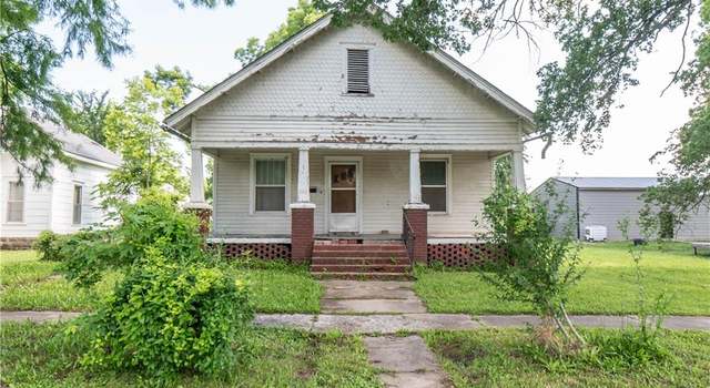 Photo of 1015 Lincoln St, Neodesha, KS 66757