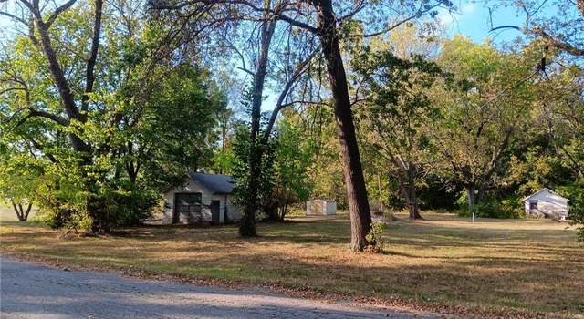 Photo of 207 W 13th St, Pleasanton, KS 66075