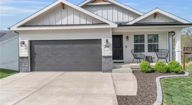 Photo of 204 Lake Ave, Liberty, MO 64068