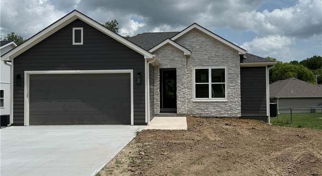 Photo of 207 S Catalpa St, Savannah, MO 64485