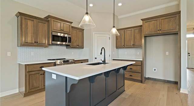Photo of 10704 N Fisk Ave, Kansas City, MO 64154