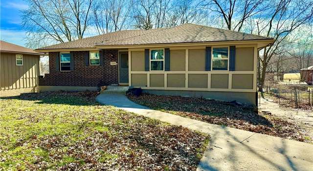 Photo of 200 SE Chicago St, Blue Springs, MO 64014
