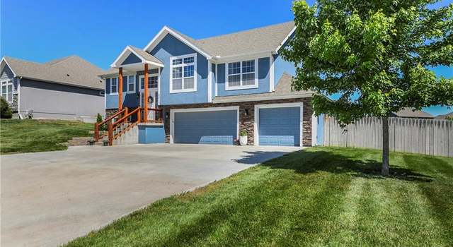 Photo of 2511 E Maple Ct, Tonganoxie, KS 66086
