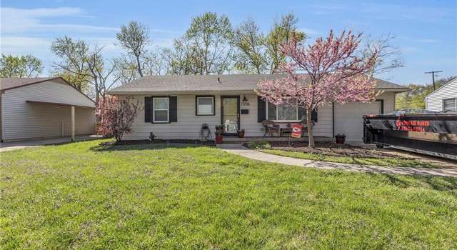Photo of 7206 Reeds Rd, Overland Park, KS 66204
