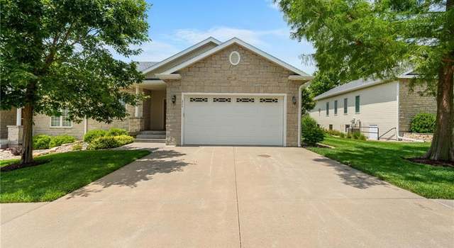 Photo of 311 Simmer Dr, Wamego, KS 66547