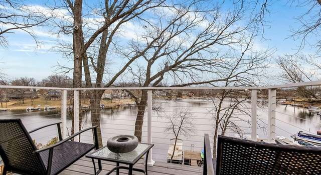 Photo of 775 NW South Shore Dr, Lake Waukomis, MO 64151