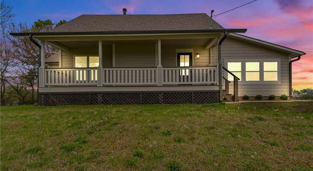 Photo of 835 Lyon St, Lawrence, KS 66044
