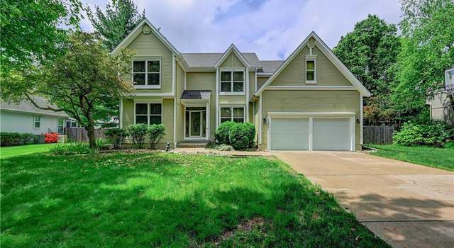 Photo of 11512 Summit St, Kansas City, MO 64114