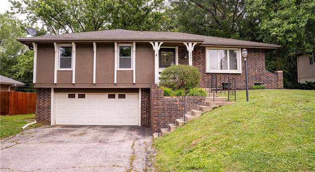 Photo of 2421 Elephant Trl, St Joseph, MO 64506