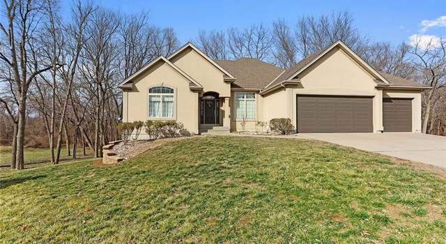 Photo of 2661 Regal Dr, Lee's Summit, MO 64082