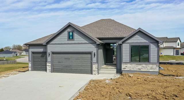 Photo of 1716 Lolly Ct, Basehor, KS 66007