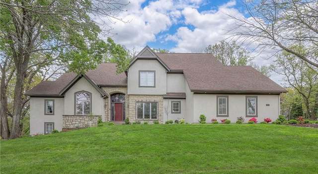 Photo of 4411 N Mulberry Dr, Kansas City, MO 64116
