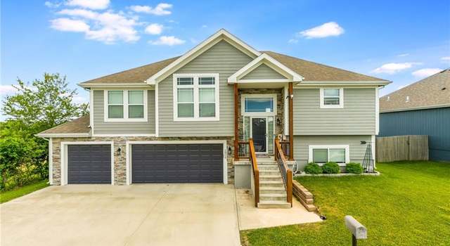 Photo of 2808 E Cedar Pl, Tonganoxie, KS 66086