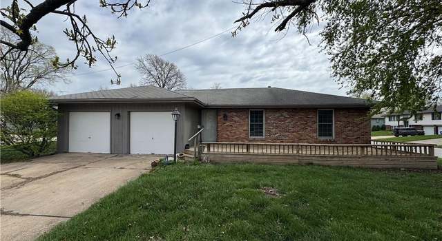 Photo of 544 S Ridge Dr, Olathe, KS 66061