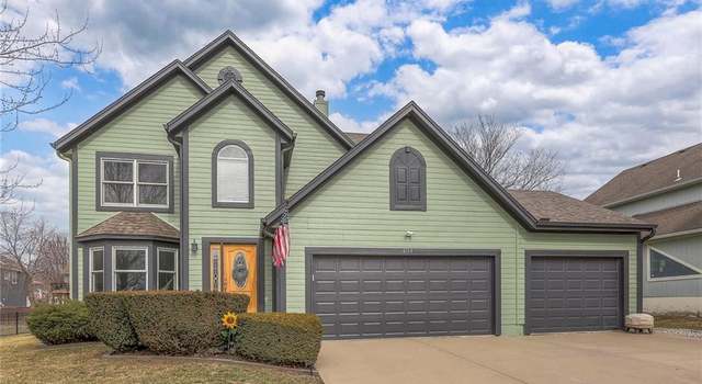 Photo of 404 SW Seagull St, Lee's Summit, MO 64082