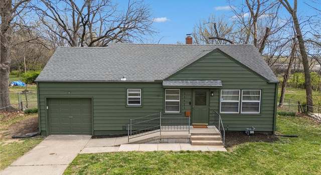 Photo of 11421 Applewood Dr, Kansas City, MO 64134