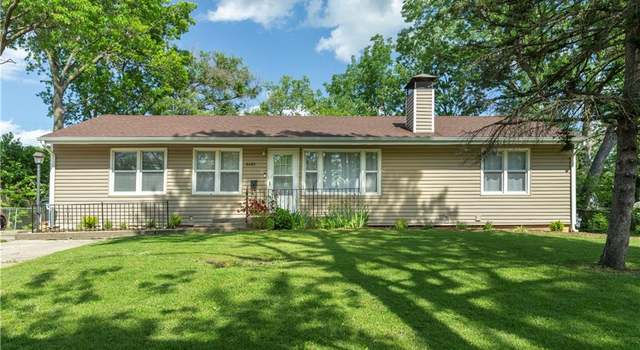 Photo of 8401 England St, Overland Park, KS 66212