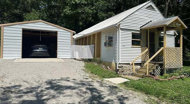 Photo of 2332 Park Ln, Oak Grove, MO 64075