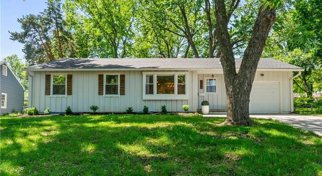 Photo of 9508 Grandview St, Overland Park, KS 66212
