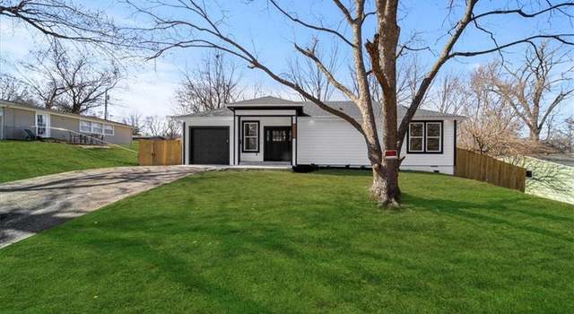 Photo of 5704 N Woodland Ave, Gladstone, MO 64118