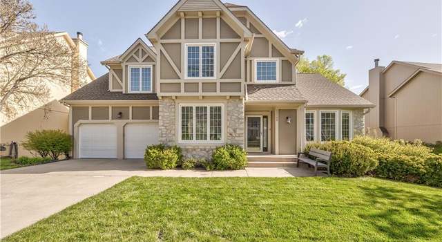 Photo of 13109 Grandview St, Overland Park, KS 66213
