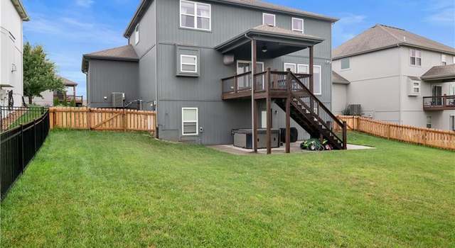 Photo of 10014 N Stark Ave, Kansas City, MO 64157