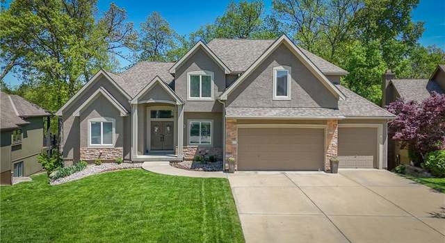 Photo of 6195 N White Oak Dr, Parkville, MO 64152