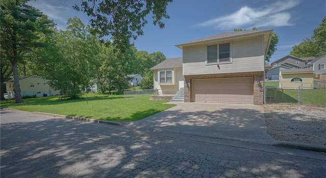 Photo of 12 W 8th St, Higginsville, MO 64037