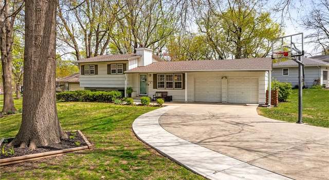 Photo of 7301 Melrose St, Shawnee, KS 66203